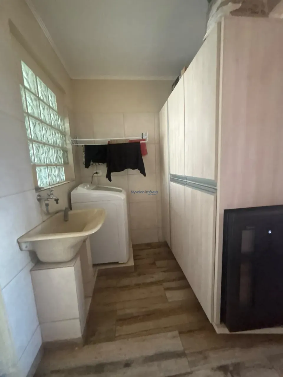 Imagens do imóveis Casa em alvenaria situada à Praça Ciro Ibirá de Barros, 51, Centro de Ibiporã - PR.