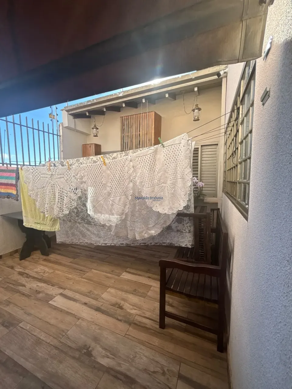 Imagens do imóveis Casa em alvenaria situada à Praça Ciro Ibirá de Barros, 51, Centro de Ibiporã - PR.