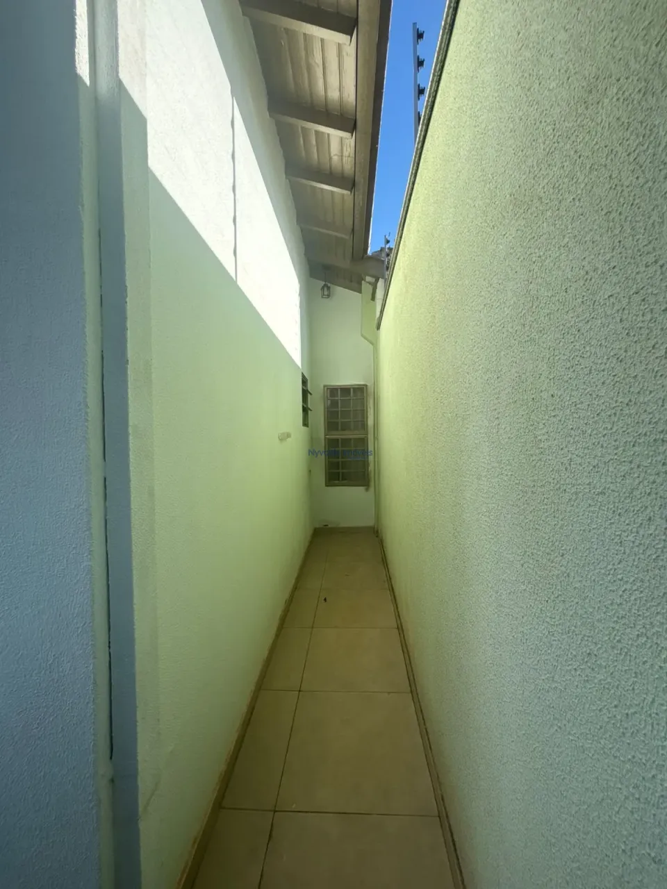Imagens do imóveis Casa em alvenaria situada à Praça Ciro Ibirá de Barros, 51, Centro de Ibiporã - PR.