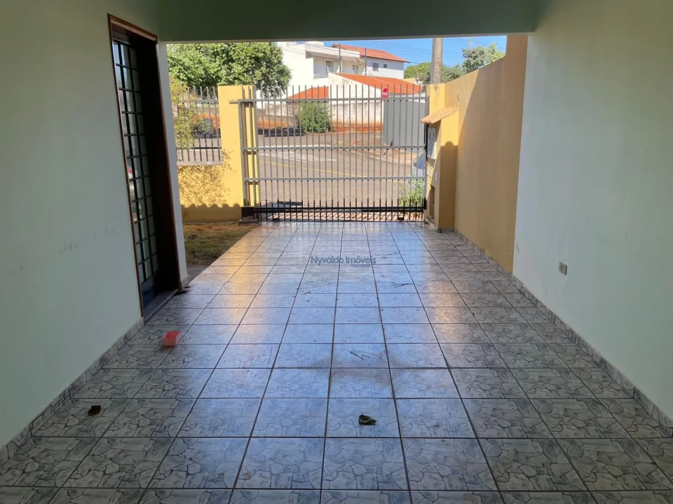 Casa (2 dormitórios) Rua Elvira Maria Aparecida Pelisson Leandro, 200.