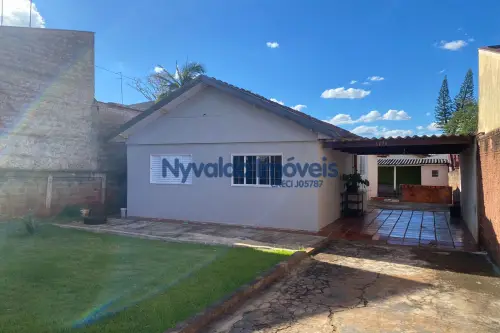 CASA 2 QUARTOS Rua Francisco Loures Salinet 1778