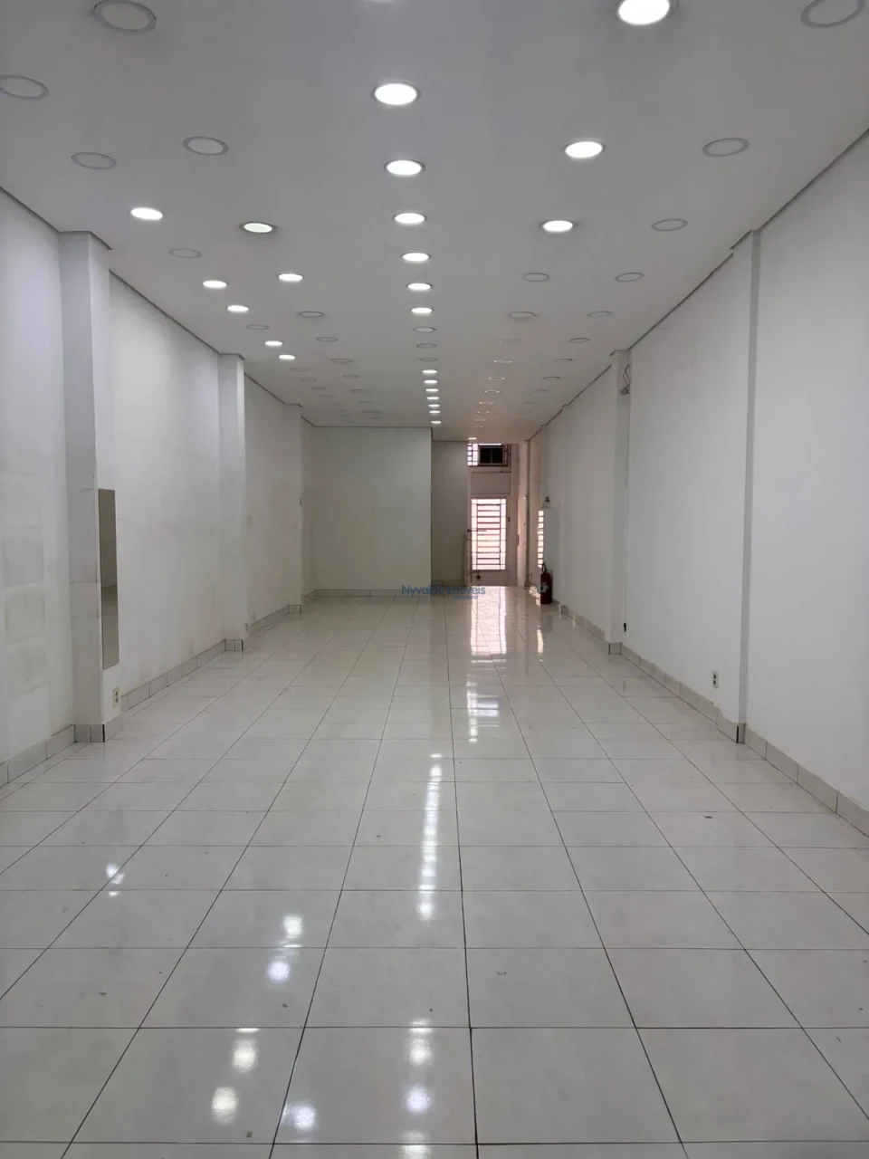 Sala Comercial - Avenida Paraná, 95, Ibiporã-PR.