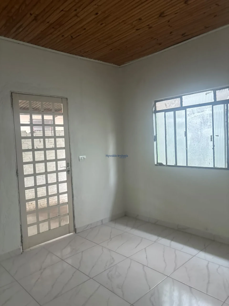 Imagens do imóveis CASA CENTRO FUNDOS DOIS DORMITÓRIOS