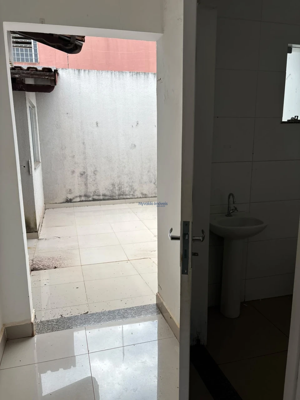 Imagens do imóveis CASA A VENDA - RUA PAULO FRONTIN ,230 - EM AREA COMERCIAL.