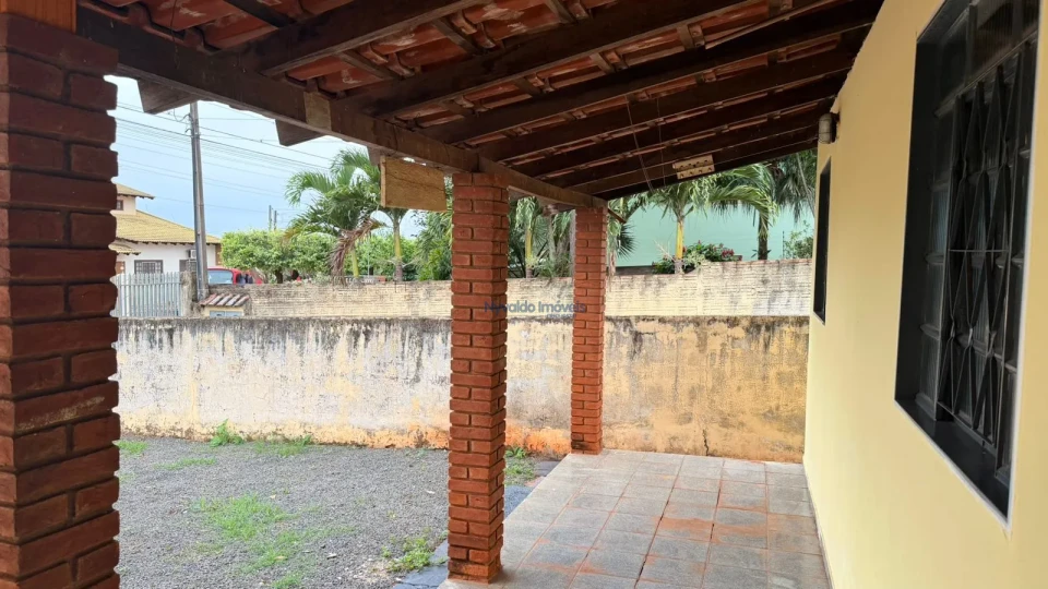 Imagens do imóveis Casa Frente (2 dormitórios) Rua Francisco Loures Salinet, 1.285.