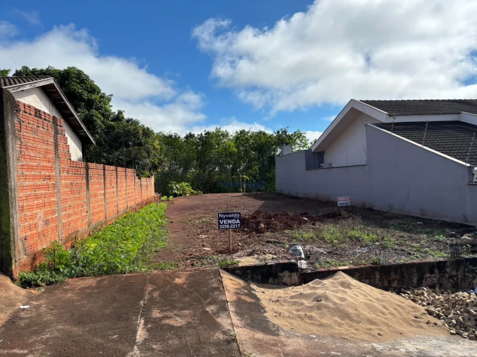 Imagens do imóveis TERRENO- RUA LUIZ CANESSO -MEDINDO 250M²