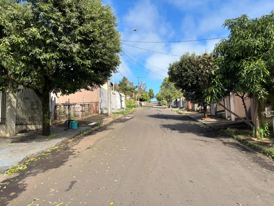 Imagens do imóveis TERRENO- RUA LUIZ CANESSO -MEDINDO 250M²