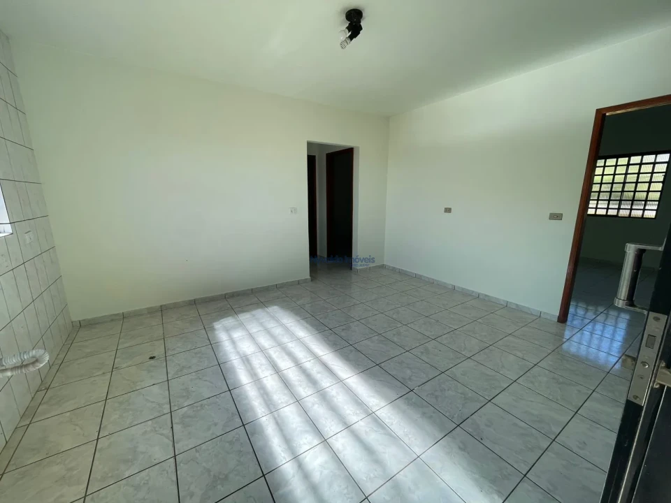 Casa (2 dormitórios) Rua Elvira Maria Aparecida Pelisson Leandro, 200.