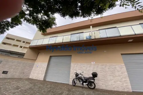 APARTAMENTO 02 SOBRE-LOJA Av. Souza Naves 789