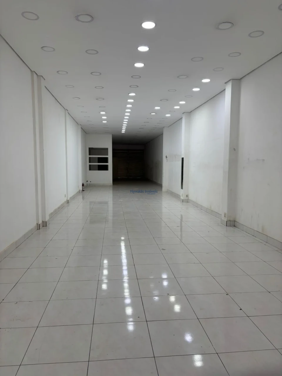 Sala Comercial - Avenida Paraná, 95, Ibiporã-PR.