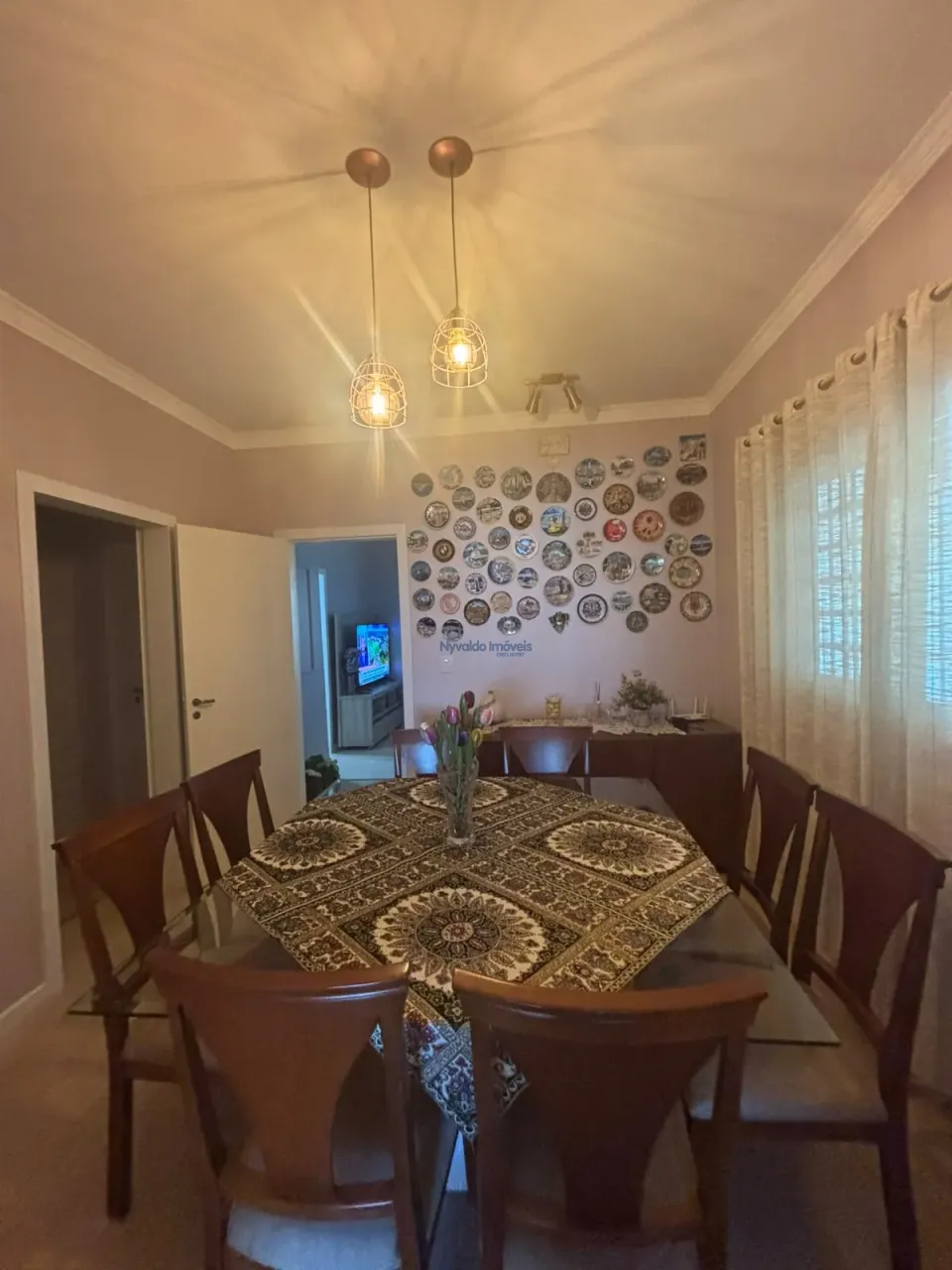 Imagens do imóveis Casa em alvenaria situada à Praça Ciro Ibirá de Barros, 51, Centro de Ibiporã - PR.