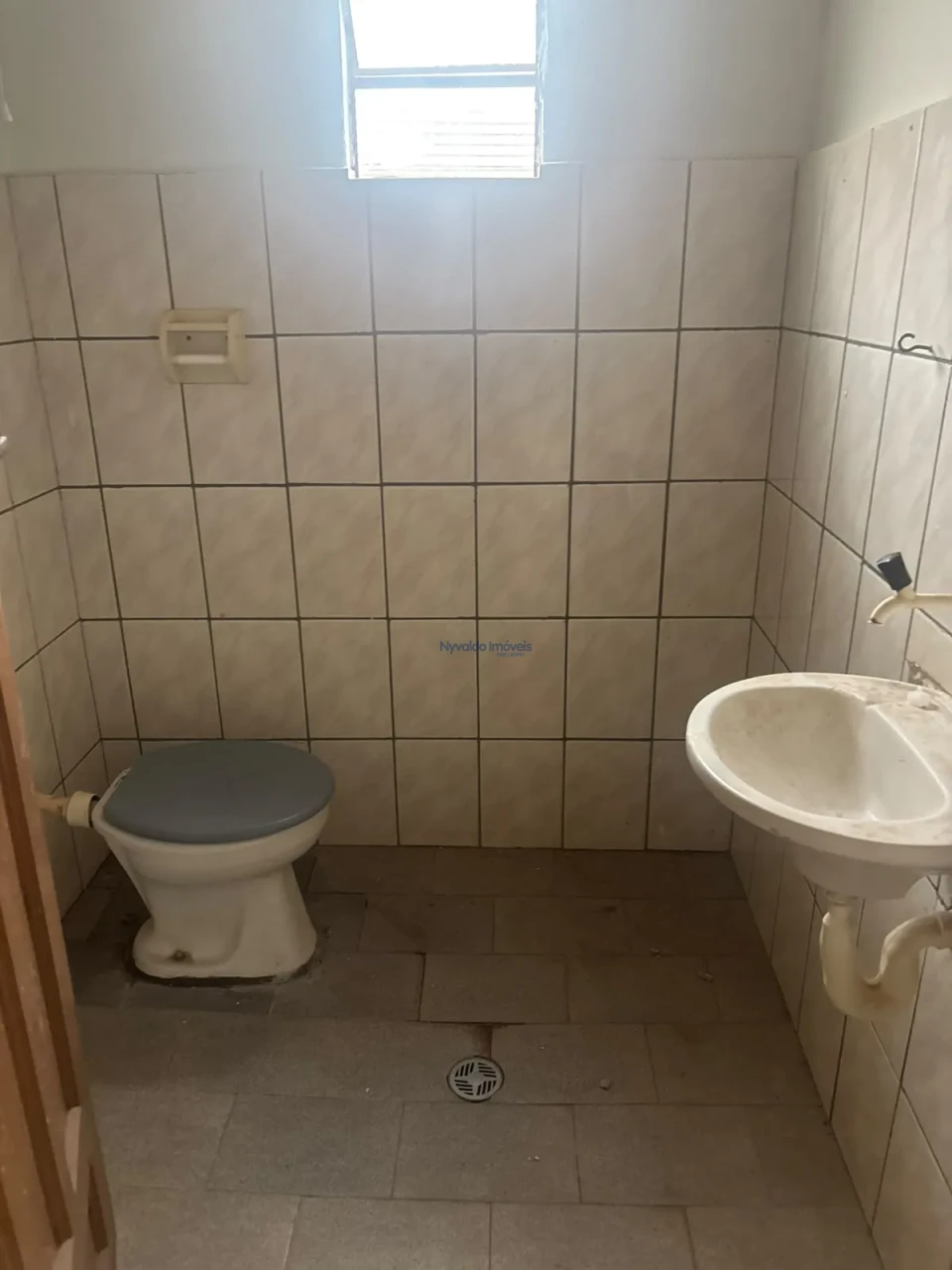 Imagens do imóveis CASA CENTRO FUNDOS DOIS DORMITÓRIOS