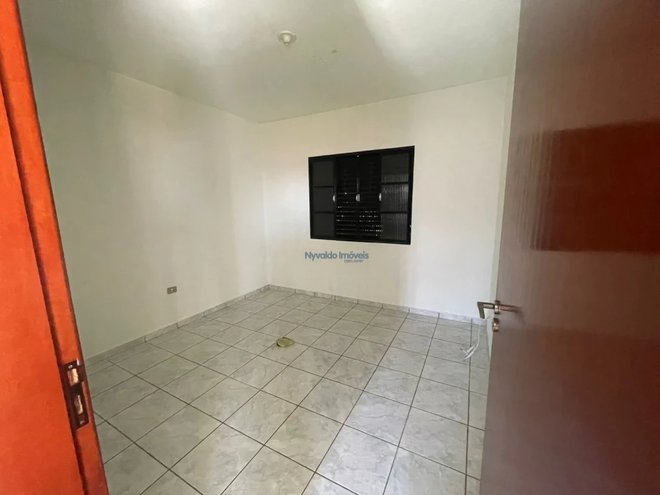 Casa (2 dormitórios) Rua Elvira Maria Aparecida Pelisson Leandro, 200.