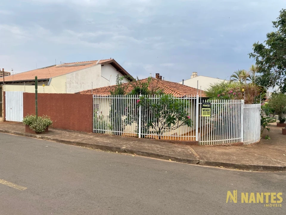 Imagens do imóveis Casa de esquina à venda Rua Jardinópolis - 250 m²  R$ 750.000, - Jardim Alvorada - Londrina/PR.