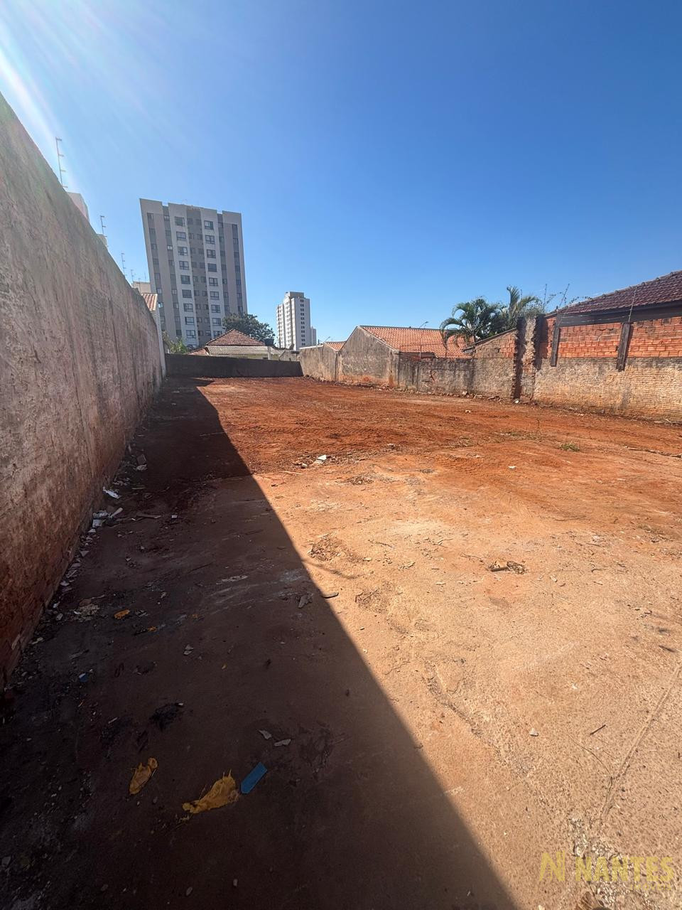 Terreno Comercial e Residencial à venda, 565 m² por R$ 448.000 - Vila Brasil - Londrina/PR