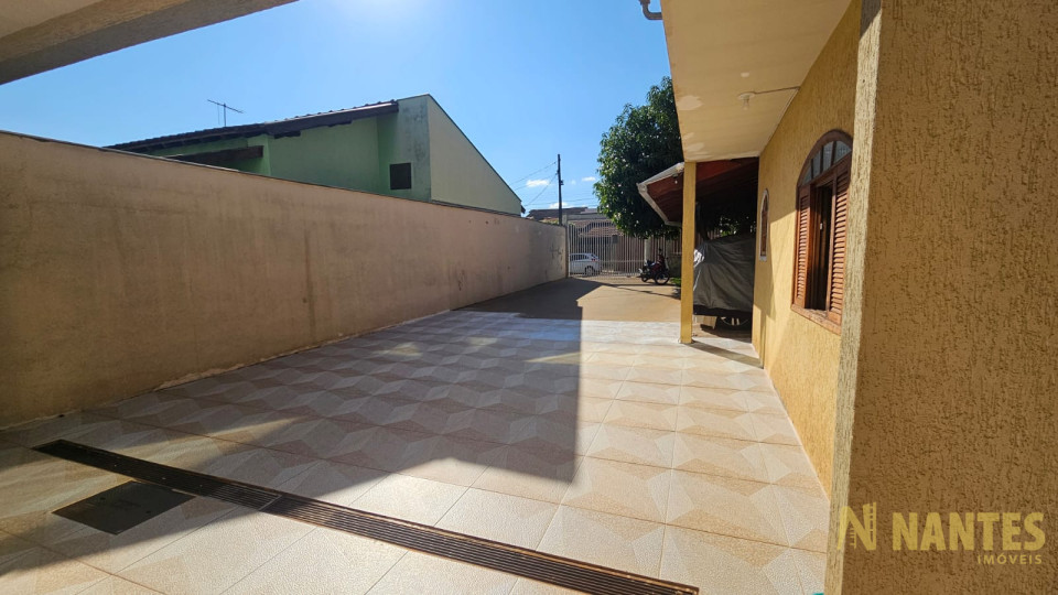 Casa á venda no Residencial Quadra Norte, 250 m²  com 3 suítes, na Zona Norte em Londrina/Pr.