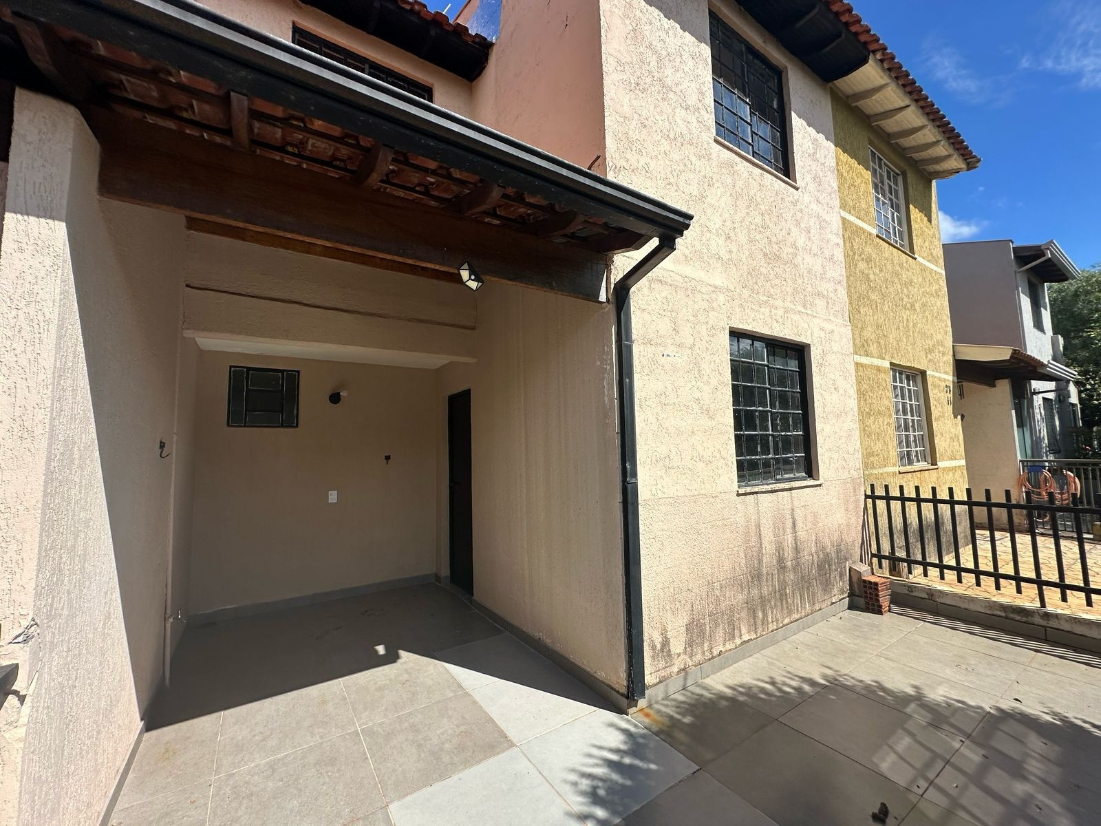 Casa à venda Condomínio Ilha Bela, com 57 m² úteis, R$ 210.000,00 - Jardim Morumbi - Londrina/PR