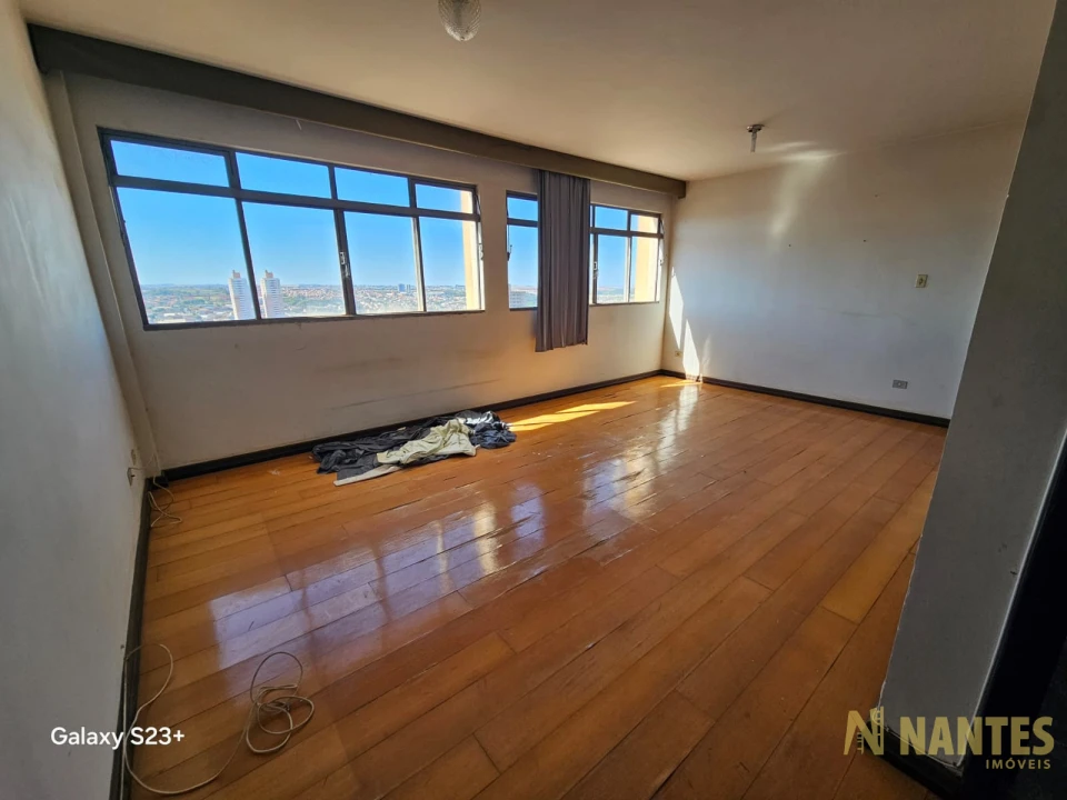 Imagens do imóveis Apartamento a venda no Edifício Lilian,  3 quartos, 107 m² privativos por R$ 349.000 no Centro Londrina/Pr.