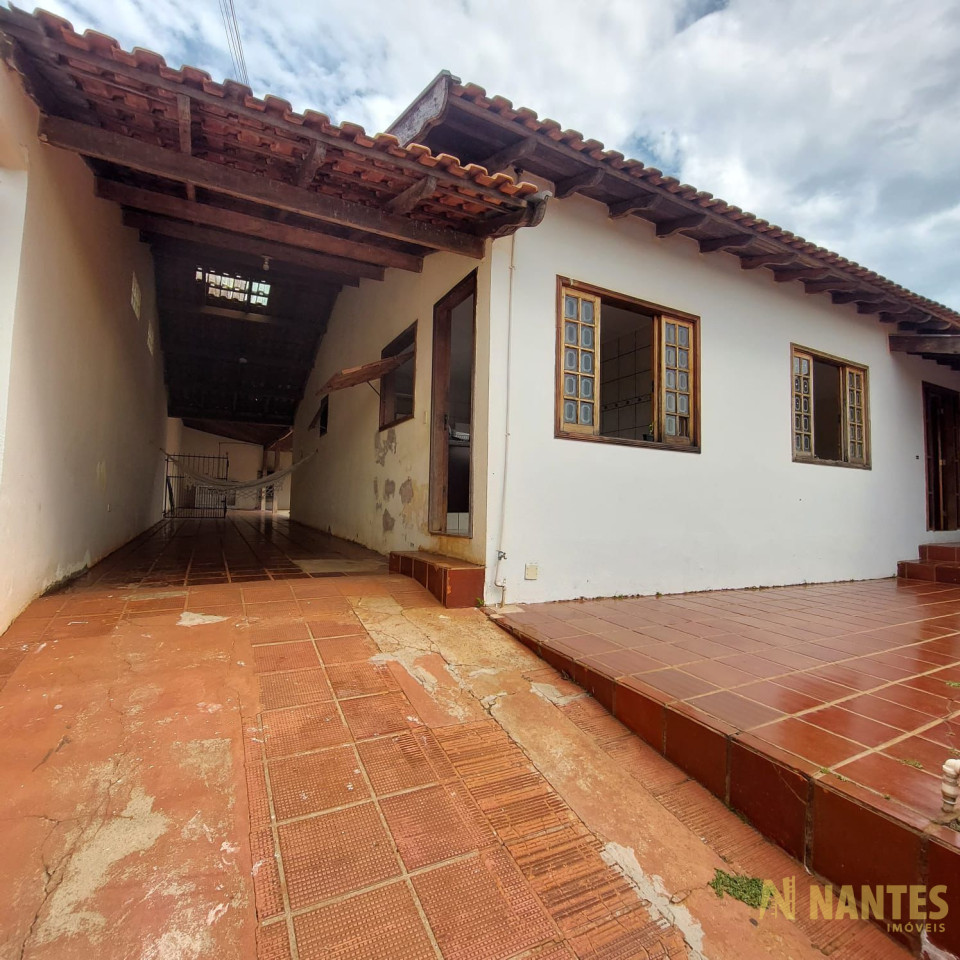 Casa com edícula para venda no Bairro São Pedro - Londrina