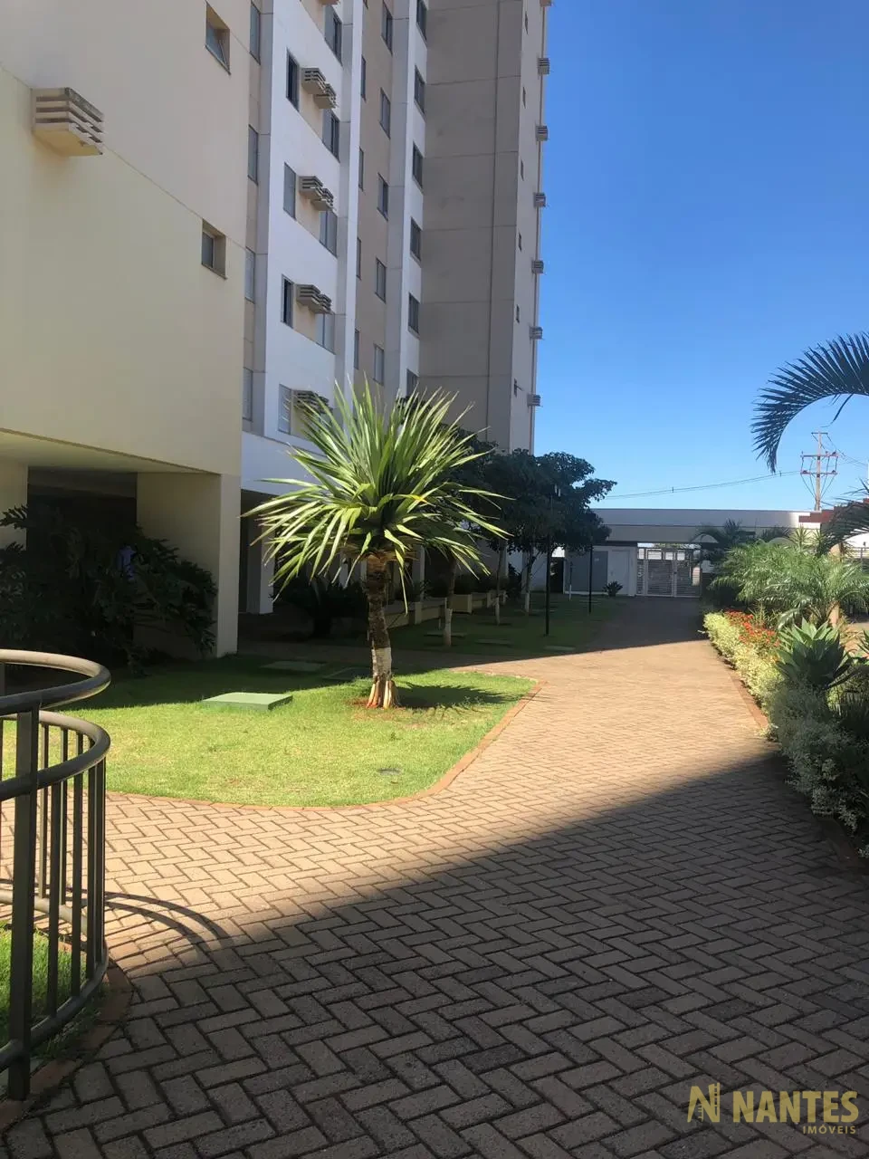 Apartamento a venda no Edifício Torres do Horizonte, 3 dormitorios sendo 1 suíte, 70 m² util , Gleba Palhano, Londrina-Pr.