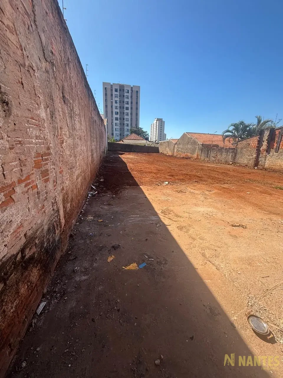 Terreno Comercial e Residencial à venda, 565 m² por R$ 448.000 - Vila Brasil - Londrina/PR