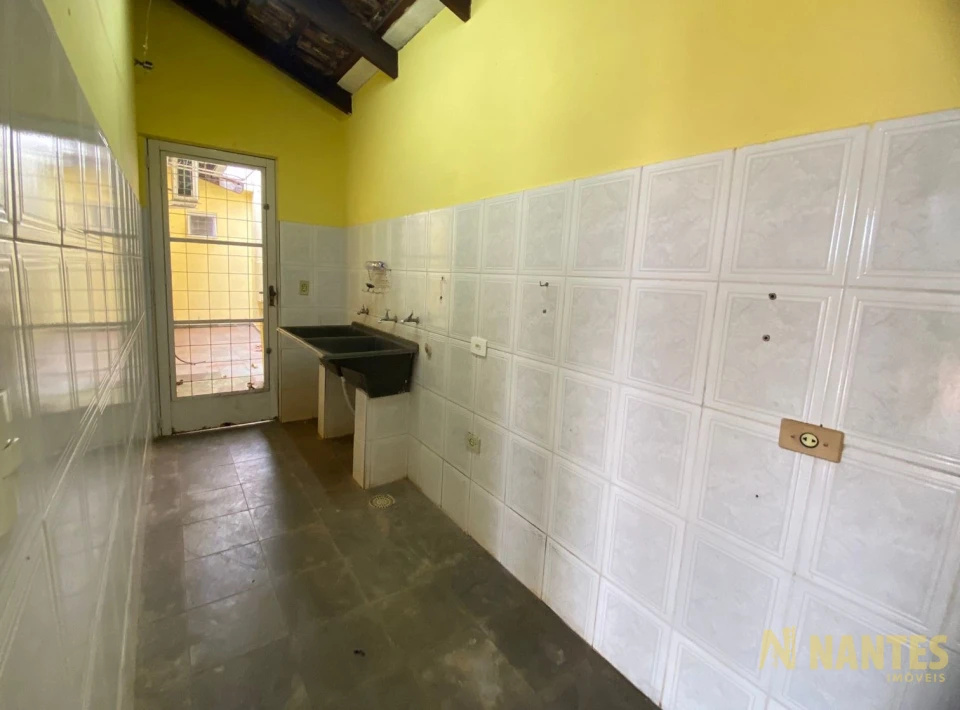 Imagens do imóveis Casa de esquina à venda Rua Jardinópolis - 250 m²  R$ 750.000, - Jardim Alvorada - Londrina/PR.