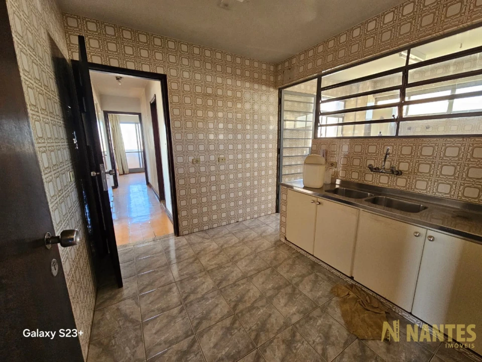 Imagens do imóveis Apartamento a venda no Edifício Lilian,  3 quartos, 107 m² privativos por R$ 349.000 no Centro Londrina/Pr.