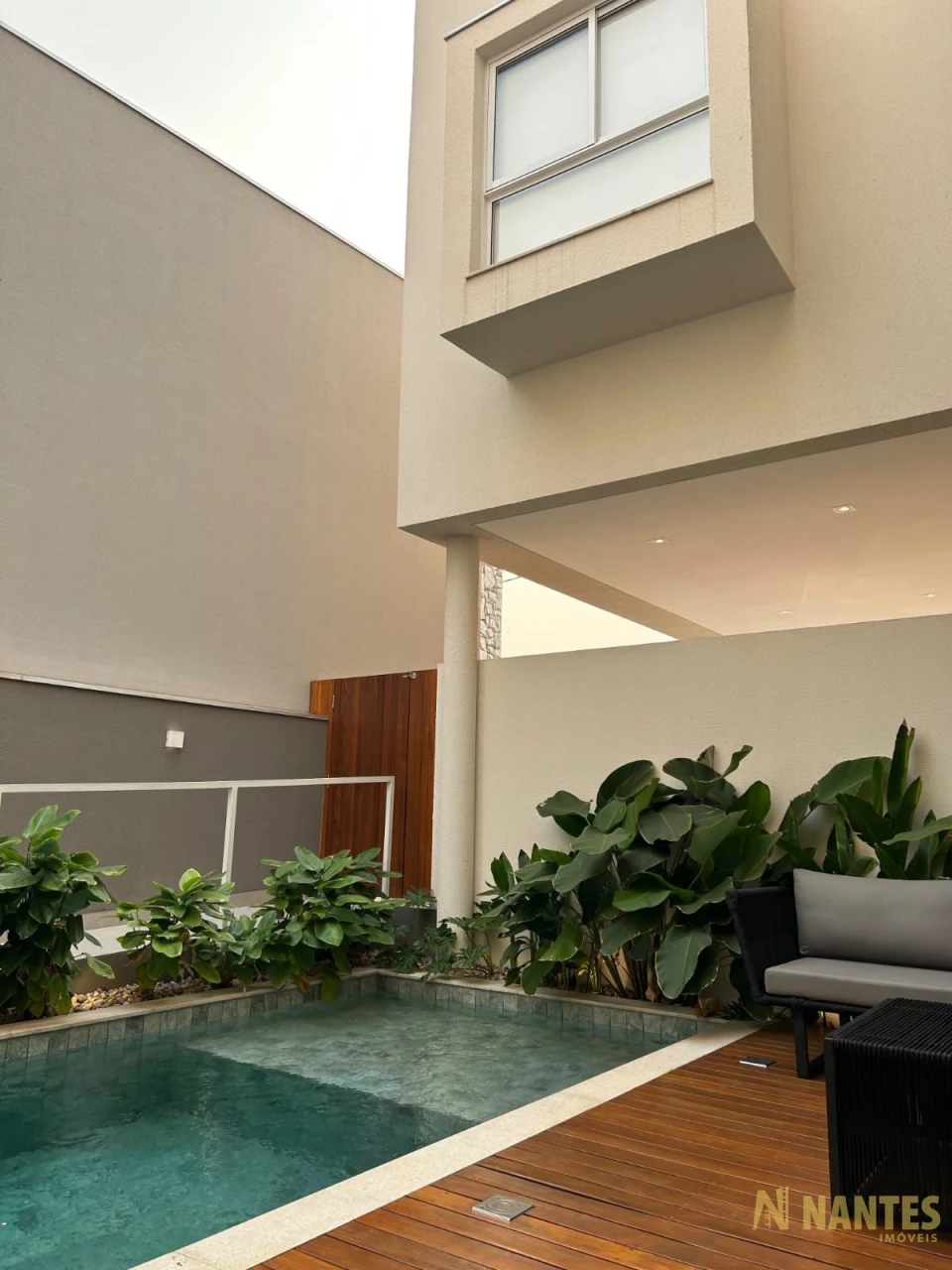 Casa com 3 suítes à venda Parque Tauá Aranguá - 242 m² R$ 2.150.000, - Abussafe - Londrina/PR.