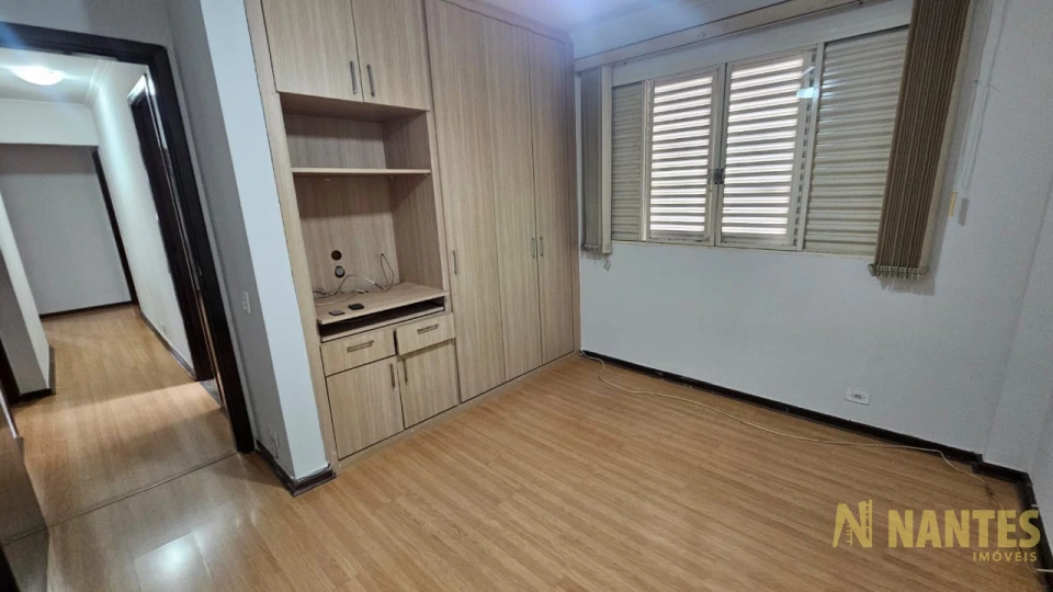 Apartamento a venda Ed. Leonardo da Vinci, 3 quartos, 157 m² privativos por R$ 630.000, Vila Larsen, Londrina/Pr.