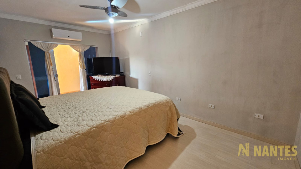 Casa á venda no Residencial Quadra Norte, 250 m²  com 3 suítes, na Zona Norte em Londrina/Pr.