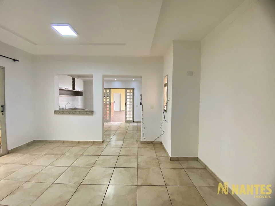 Imagens do imóveis Casa de esquina à venda Rua Jardinópolis - 250 m²  R$ 750.000, - Jardim Alvorada - Londrina/PR.