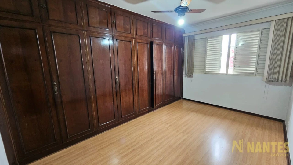 Apartamento a venda Ed. Leonardo da Vinci, 3 quartos, 157 m² privativos por R$ 630.000, Vila Larsen, Londrina/Pr.