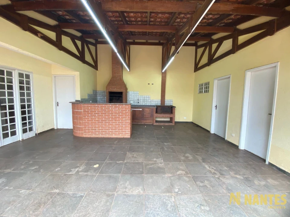 Imagens do imóveis Casa de esquina à venda Rua Jardinópolis - 250 m²  R$ 770.000, - Jardim Alvorada - Londrina/PR.