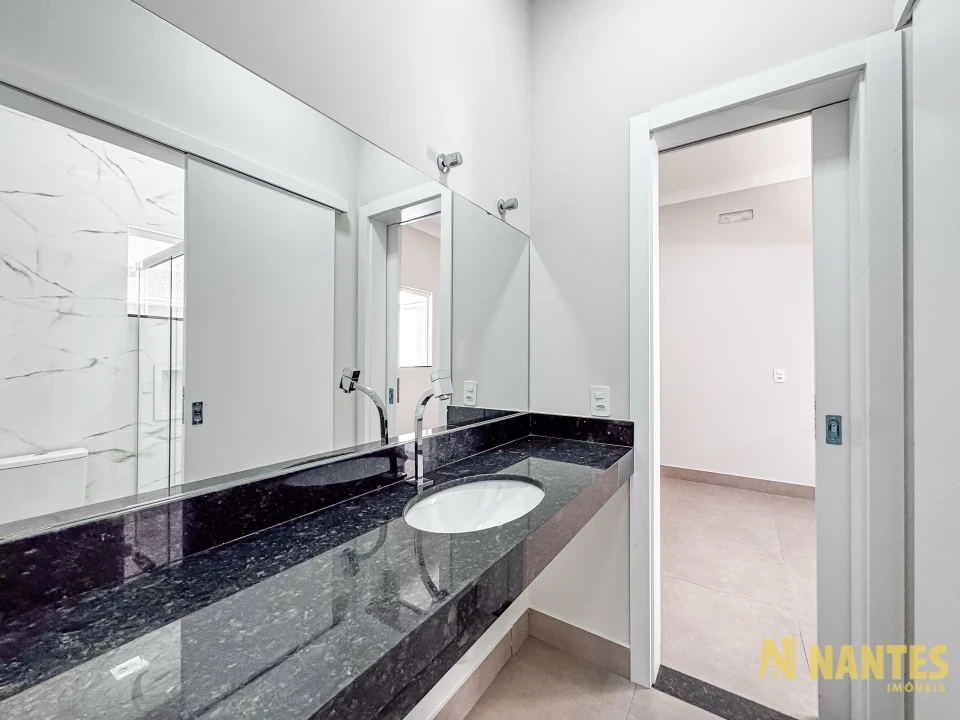 Casa térrea a venda no Condominio Bella, 152 m² privativos 3 quartos por R$ 1.225.000, Jardim Montecatini Londrina/Pr.