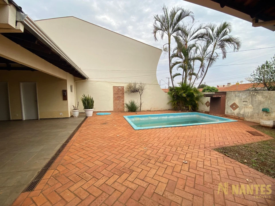 Imagens do imóveis Casa de esquina à venda Rua Jardinópolis - 250 m²  R$ 750.000, - Jardim Alvorada - Londrina/PR.