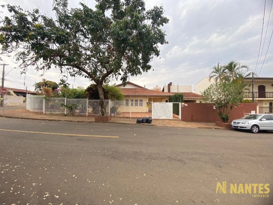 Imagens do imóveis Casa de esquina à venda Rua Jardinópolis - 250 m²  R$ 750.000, - Jardim Alvorada - Londrina/PR.