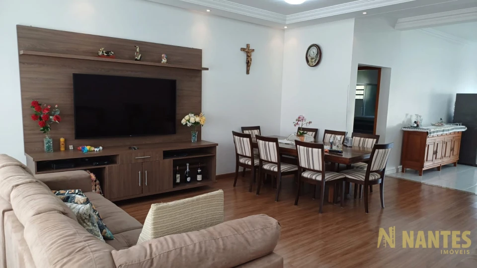 Imagens do imóveis Casa para venda com 189m² úteis e 2 suítes, Bairro Mediterrâneo - Londrina PR