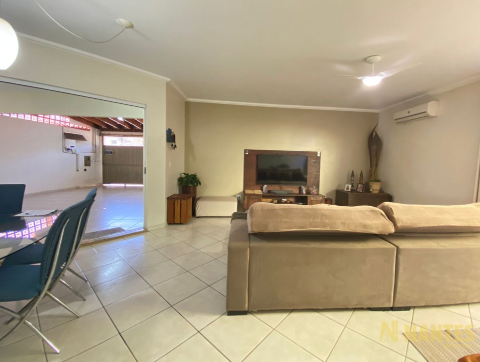 Casa à venda com 4 dormitórios, 200 m² R$ 1.090.000, - Jardim San Fernando - Londrina/PR