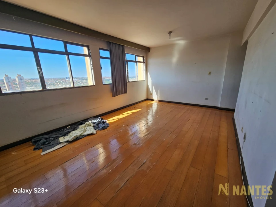 Imagens do imóveis Apartamento a venda no Edifício Lilian,  3 quartos, 107 m² privativos por R$ 349.000 no Centro Londrina/Pr.