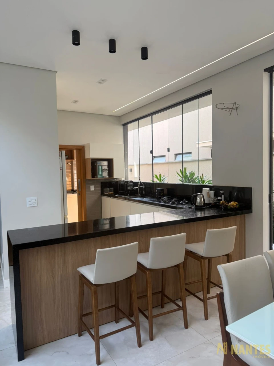 Casa com 3 suítes à venda Parque Tauá Aranguá - 232 m² R$ 1.890.000, - Abussafe - Londrina/PR.