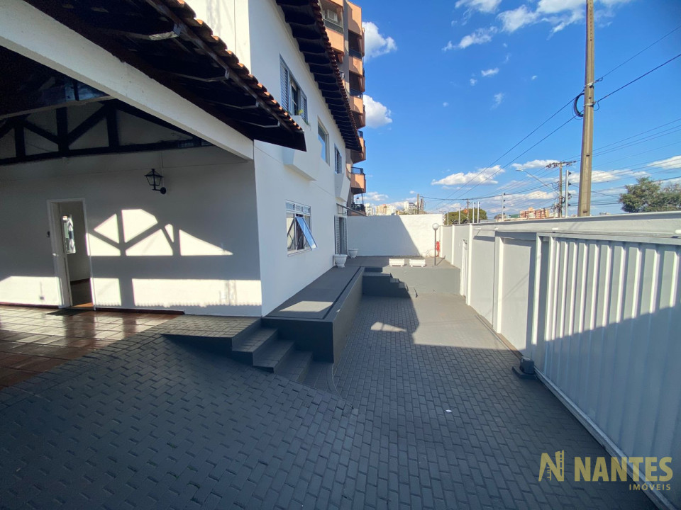 Casa à venda com 4 dormitórios, 260 m² R$ 1.200.000, Boa Vista - Londrina/PR