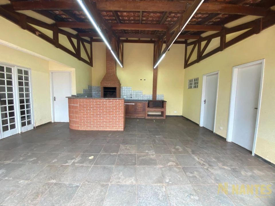 Imagens do imóveis Casa de esquina à venda Rua Jardinópolis - 250 m²  R$ 750.000, - Jardim Alvorada - Londrina/PR.