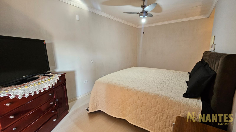 Casa á venda no Residencial Quadra Norte, 250 m²  com 3 suítes, na Zona Norte em Londrina/Pr.