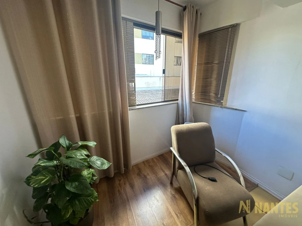 Imagens do imóveis Apartamento para venda com 3 dormitórios sendo 1 suíte, R$300.000,00 - Edifício Saint George, Centro de Londrina PR