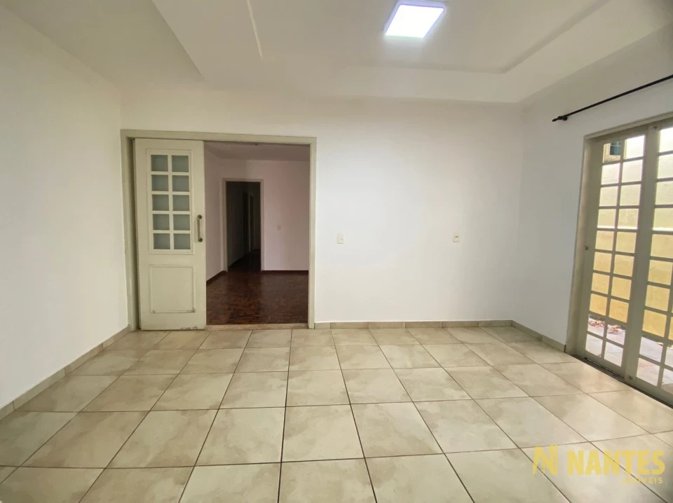 Imagens do imóveis Casa de esquina à venda Rua Jardinópolis - 250 m²  R$ 750.000, - Jardim Alvorada - Londrina/PR.