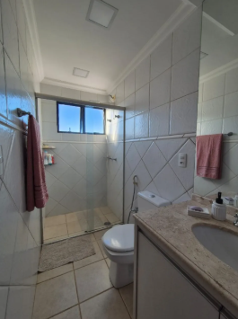 Apartamento duplex com terraço privativo no Condomínio Poeta Mário Romagnolli, Centro - Londrina PR