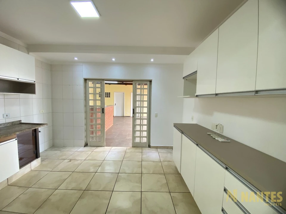 Imagens do imóveis Casa de esquina à venda Rua Jardinópolis - 250 m²  R$ 770.000, - Jardim Alvorada - Londrina/PR.