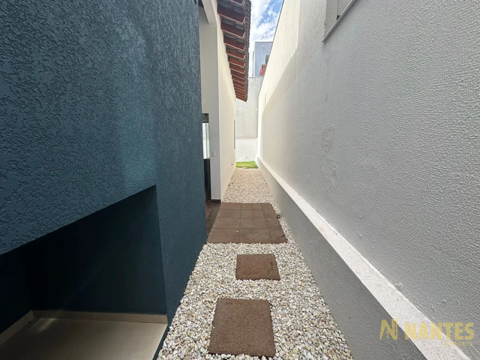 Belíssima casa a venda no Condomínio Royal Forest, 300 m² privativos, 3 suites por R$ 2.900.000, Londrina/Pr.
