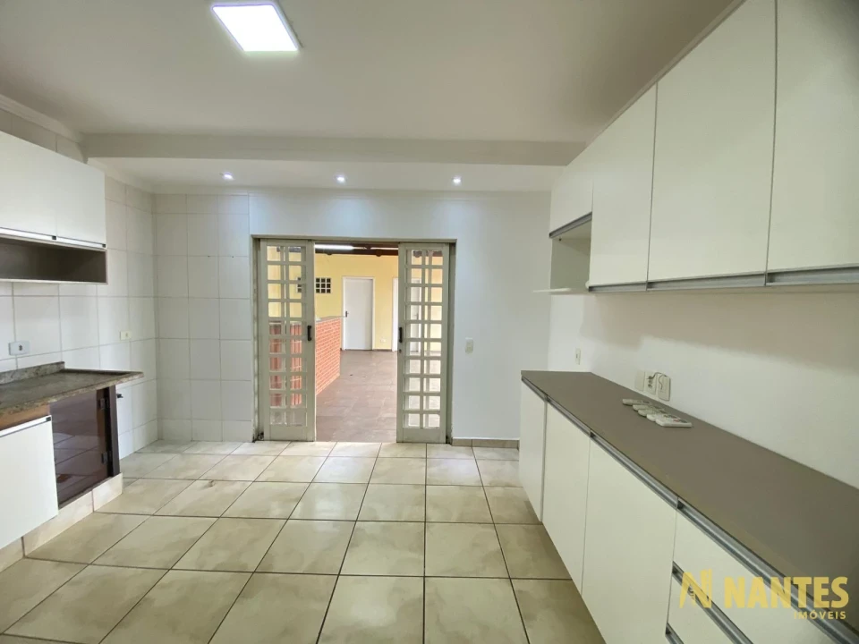 Imagens do imóveis Casa de esquina à venda Rua Jardinópolis - 250 m²  R$ 750.000, - Jardim Alvorada - Londrina/PR.