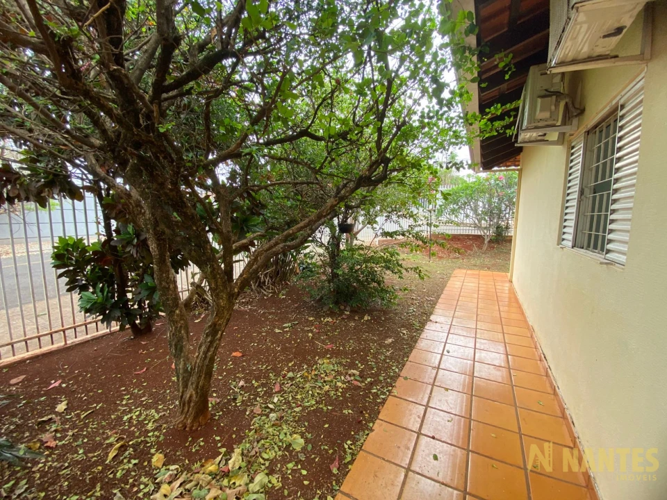 Imagens do imóveis Casa de esquina à venda Rua Jardinópolis - 250 m²  R$ 750.000, - Jardim Alvorada - Londrina/PR.